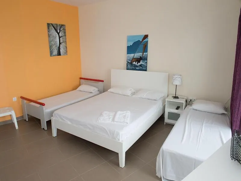 Rooms Elena Νέα Ποτίδαια 0*,