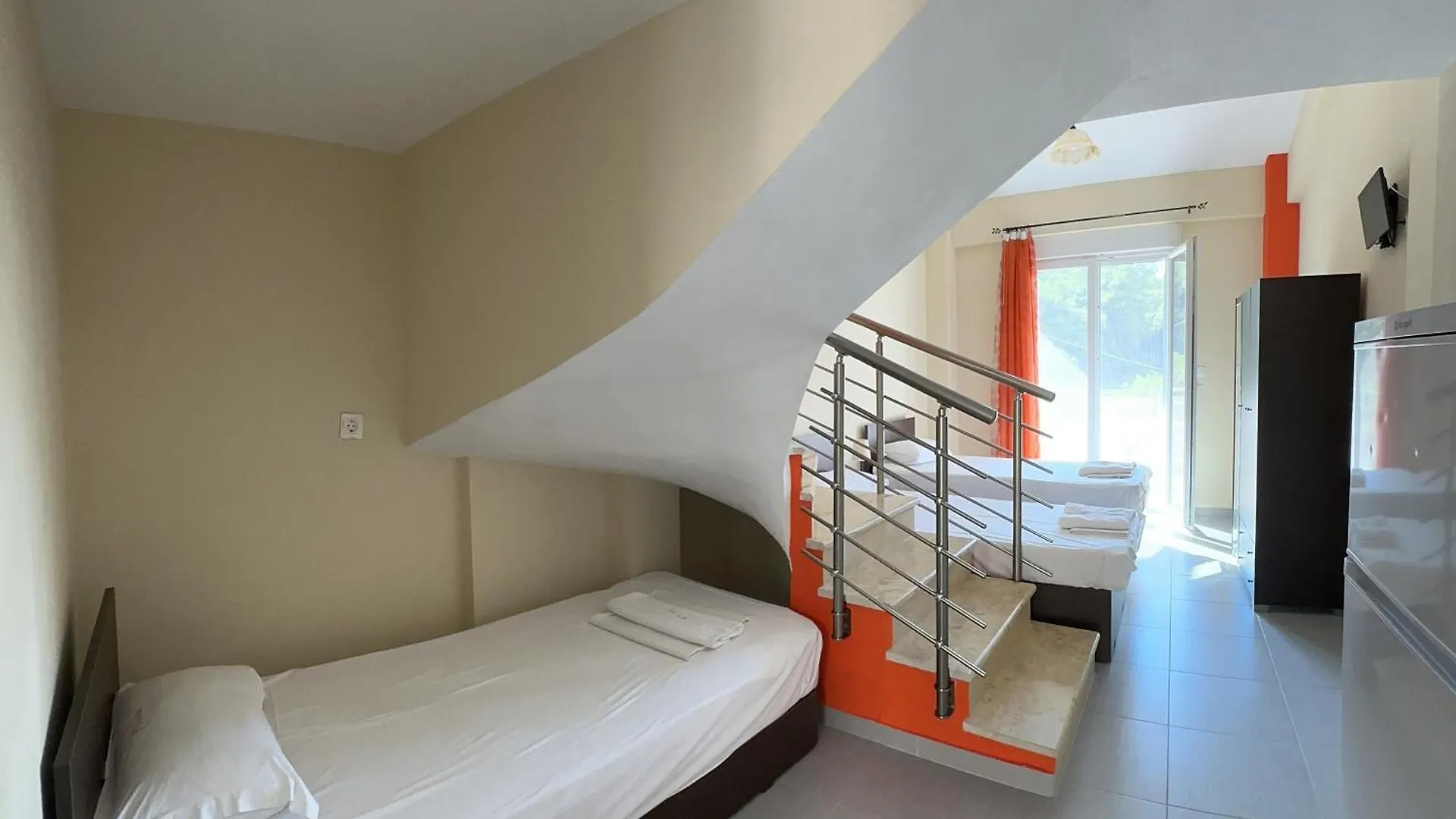 Rooms Elena Νέα Ποτίδαια