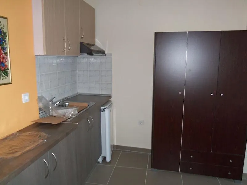 Rooms Elena Νέα Ποτίδαια